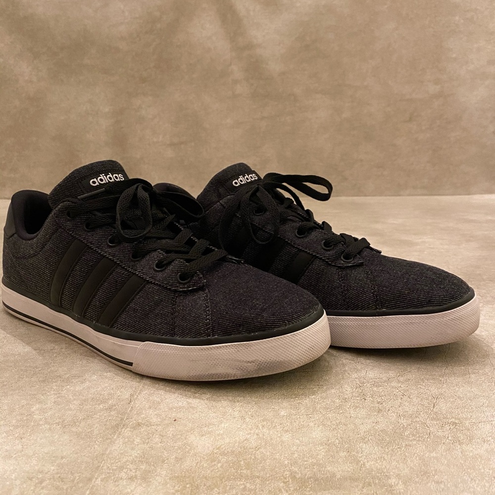 Adidas Men’s Grey and Black sneakers, size 11